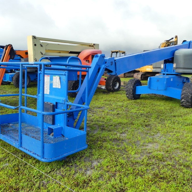 2004 GENIE S45