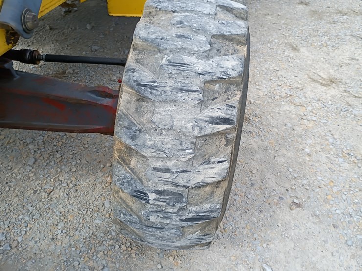 new-holland-lb75-image-116