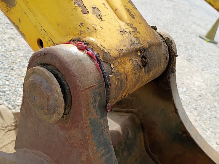 new-holland-lb75-image-79