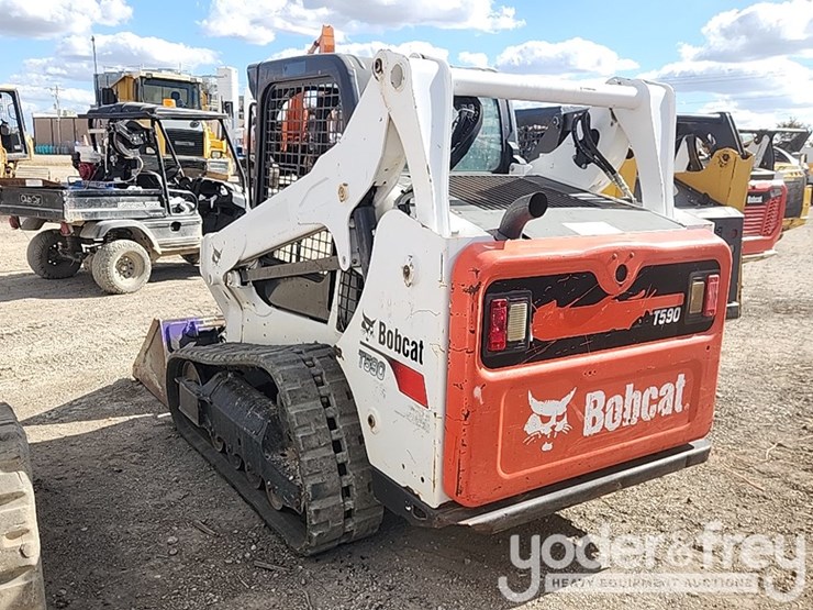2020-bobcat-t590-image-28