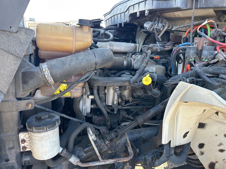 2012-international-durastar-4300-image-17