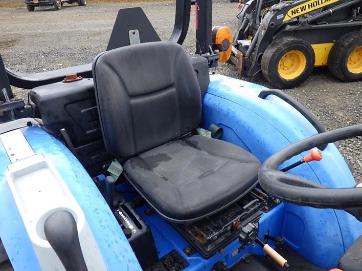 new-holland-boomer-30-image-21