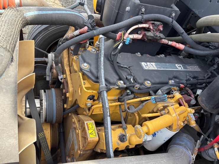 2008-caterpillar-c7-image-19
