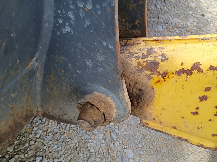 new-holland-lb75-image-52