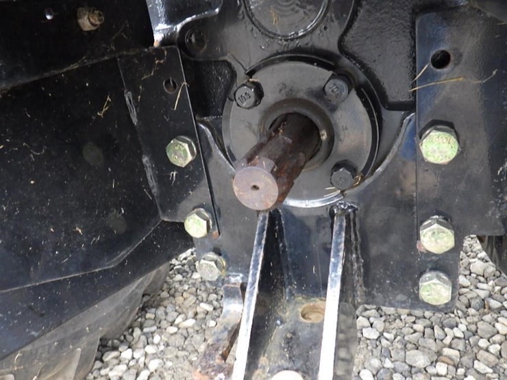 new-holland-boomer-30-image-16