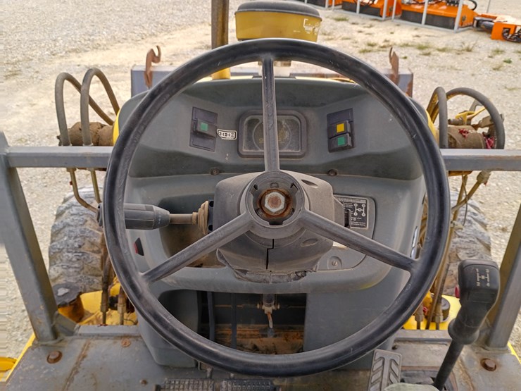 new-holland-lb75-image-34