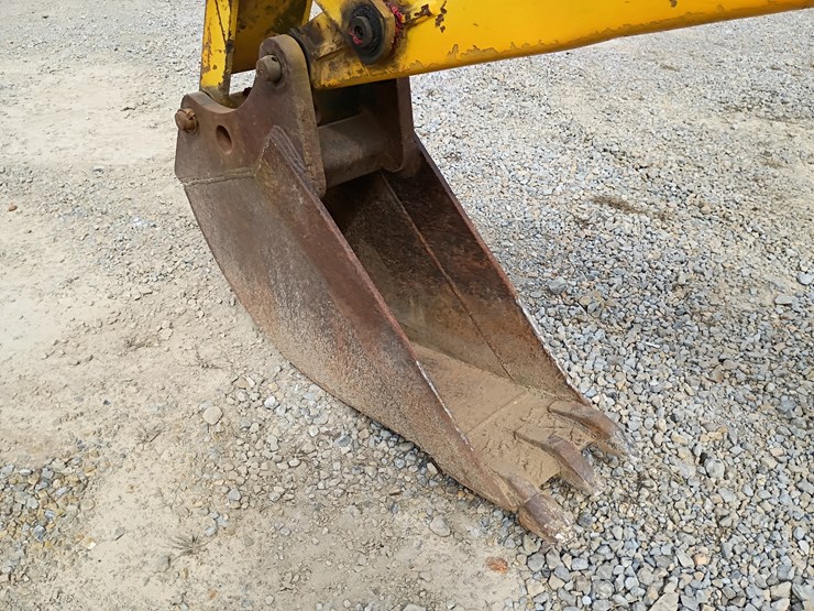 new-holland-lb75-image-113