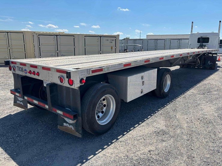 2019-utility-48'-flatbed-image-2
