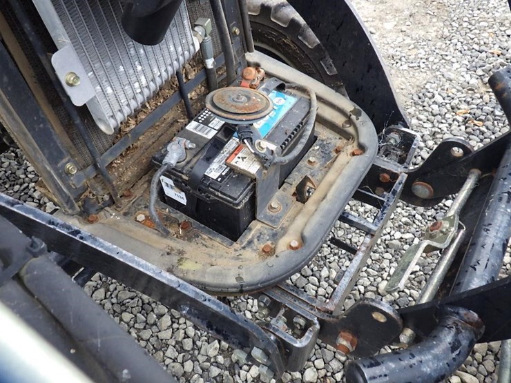 new-holland-boomer-30-image-13