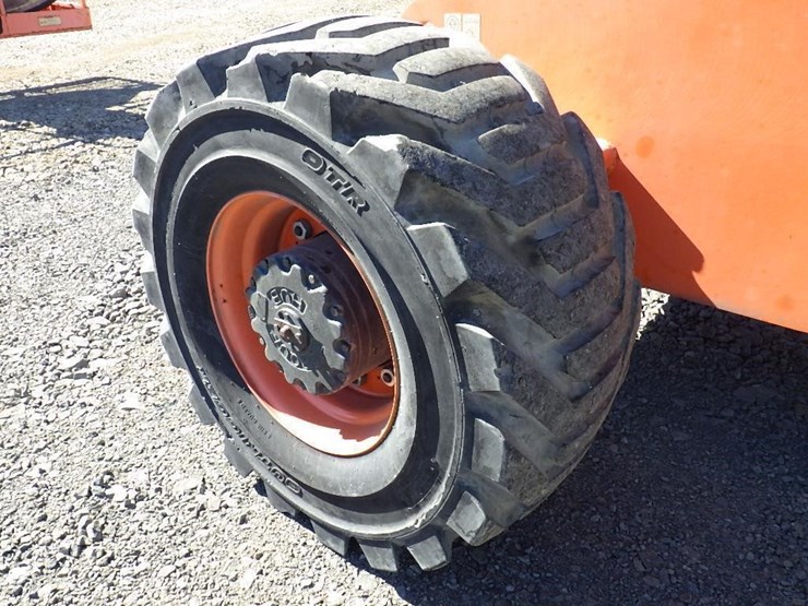 2013-jlg-800a-image-11
