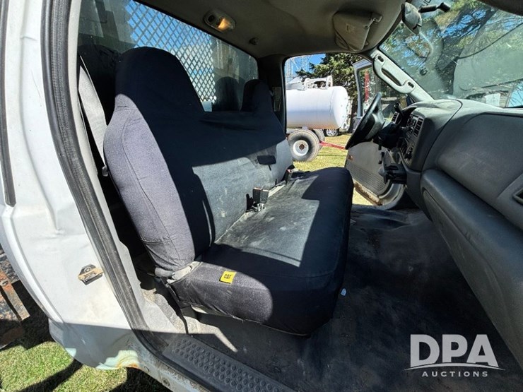 2003-ford-f450-xl-image-52