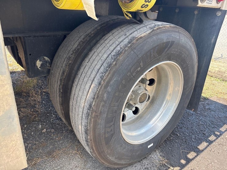 2019-utility-48'-flatbed-image-14