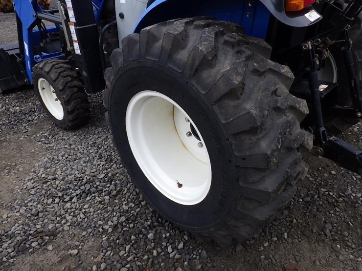 new-holland-boomer-30-image-17