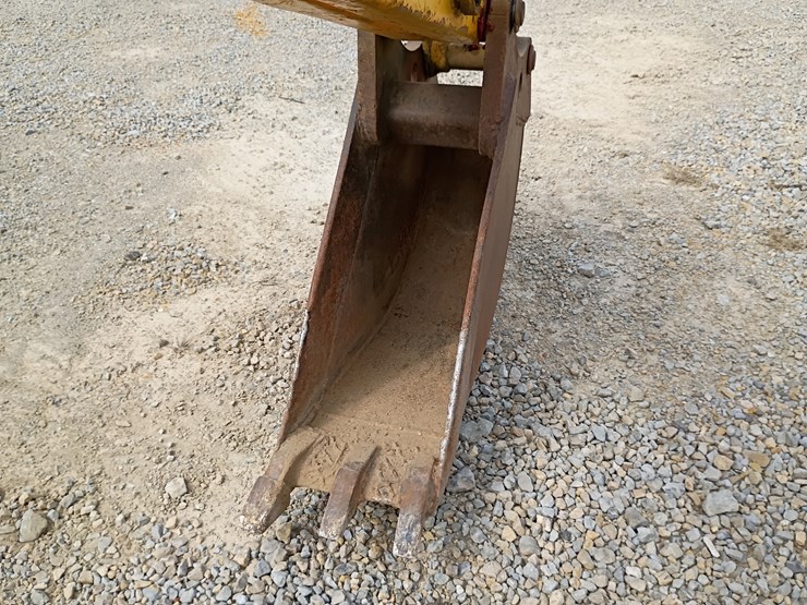 new-holland-lb75-image-112