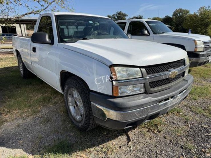 2006-chevrolet-silverado-image-3
