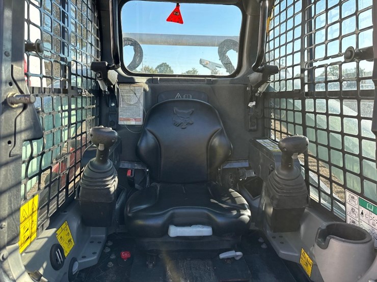 2021-bobcat-t595-image-21