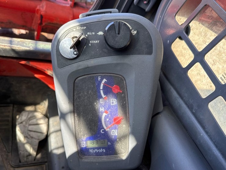 kubota-ssv65-image-23