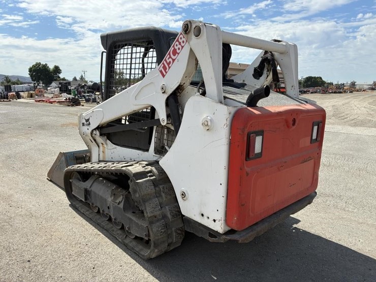 2016-bobcat-t590-image-4