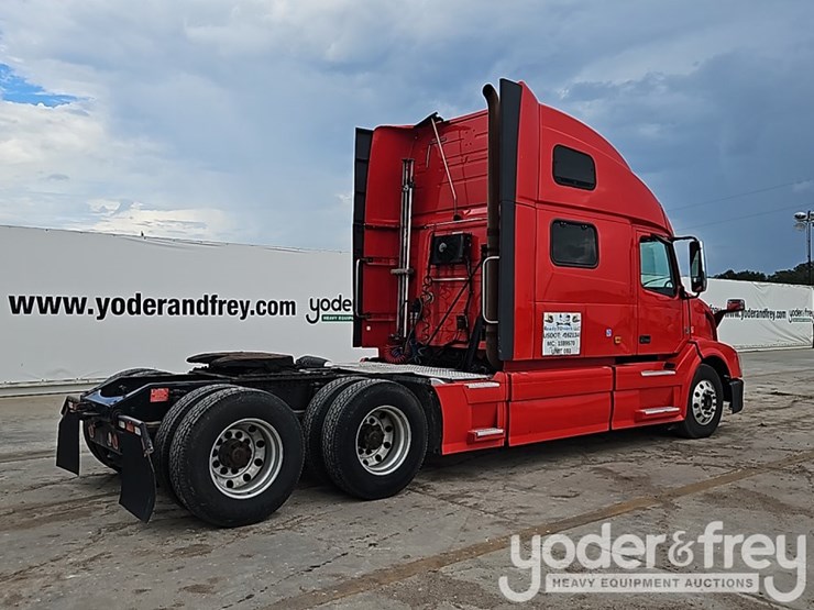 2016-volvo-vnl-image-5