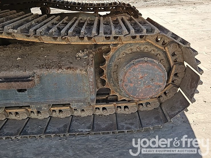 2004-new-holland-eh160-image-24