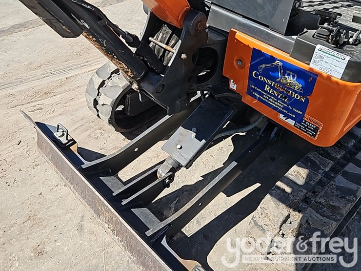 2022-hitachi-zx17u-image-19
