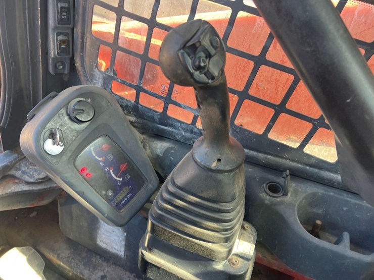 kubota-ssv65-image-19