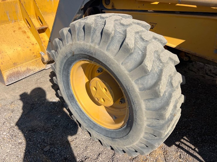 deere-410l-image-13
