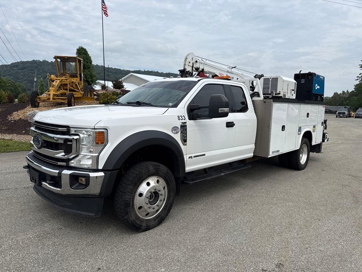 2022-ford-f550-xlt-image-2