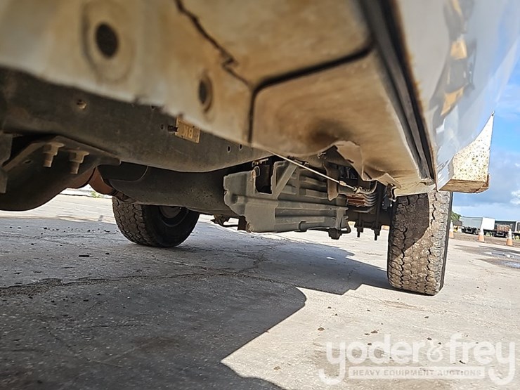 2011-ford-f350-image-12