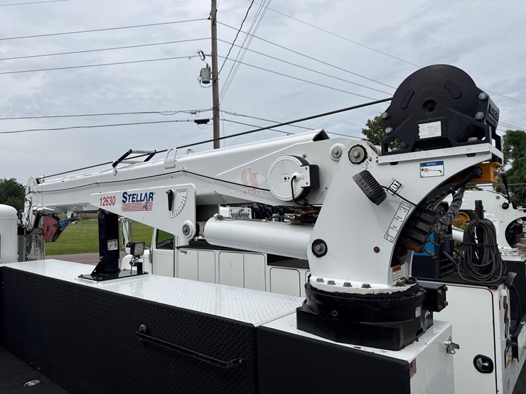 2019-peterbilt-337-image-17