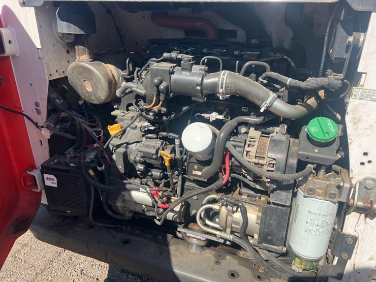 2021-bobcat-t740-image-19
