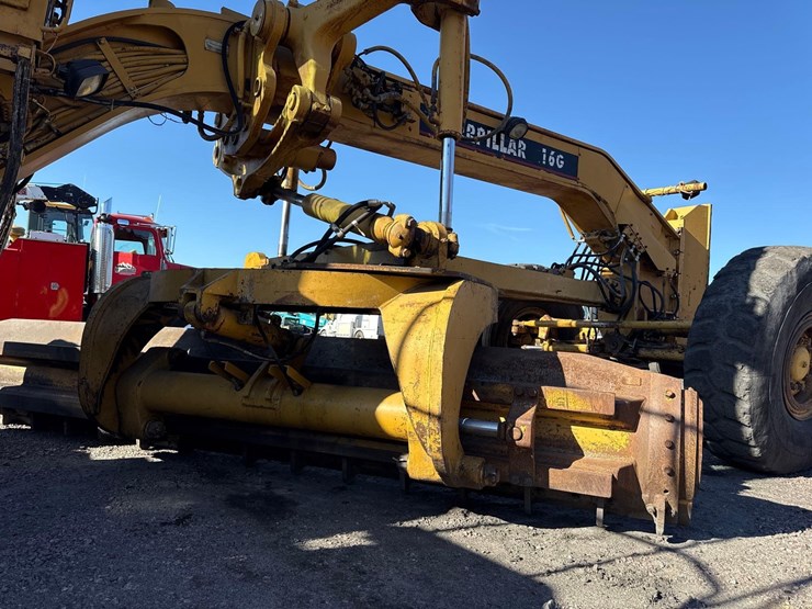 caterpillar-16g-image-33