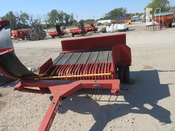 new-holland-144-image-3