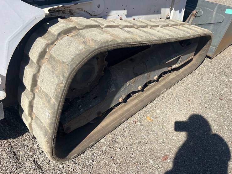 2021-bobcat-t740-image-15