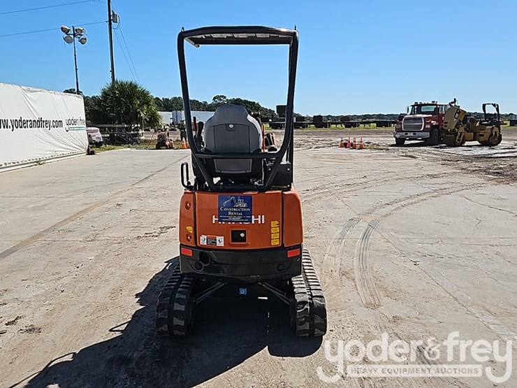 2022-hitachi-zx17u-image-24