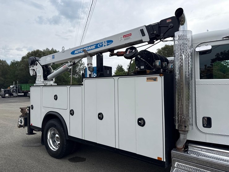 2018-peterbilt-337-image-8
