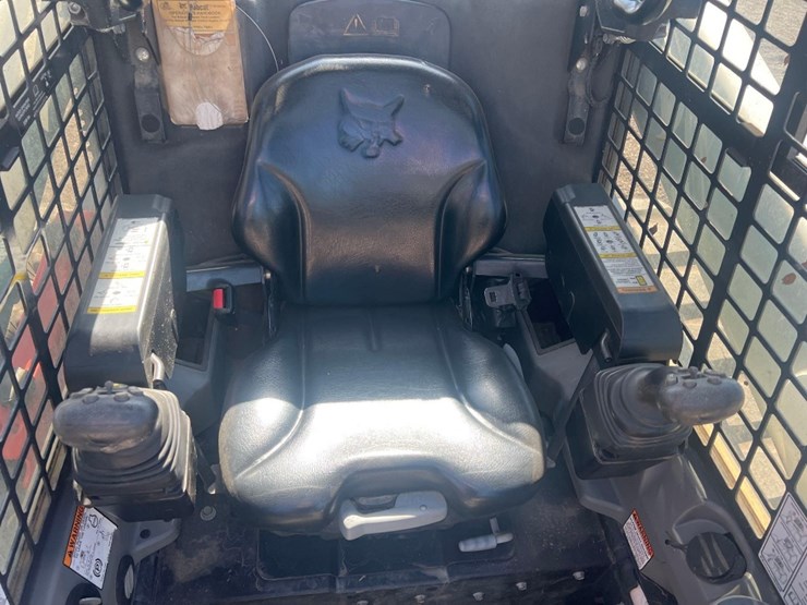 2021-bobcat-t740-image-25