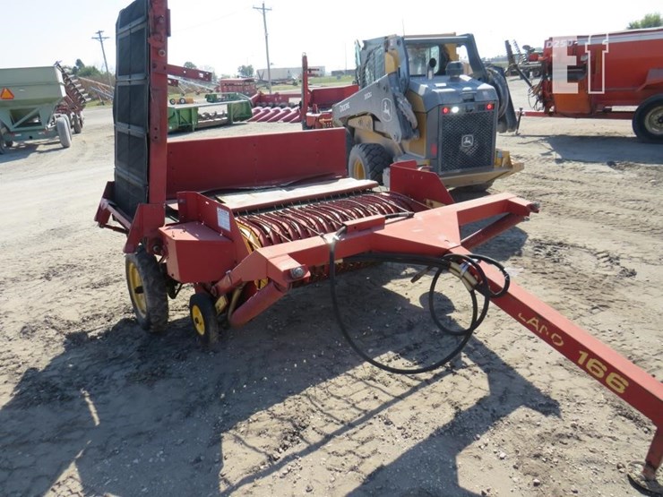 new-holland-166-image-2