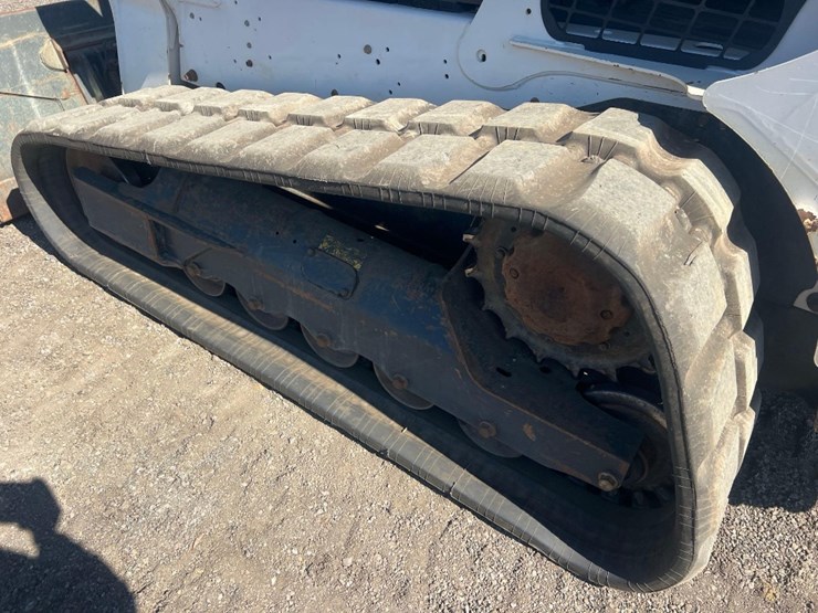2021-bobcat-t740-image-21
