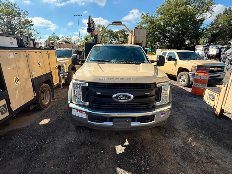 2019-ford-f550-xl-image-6