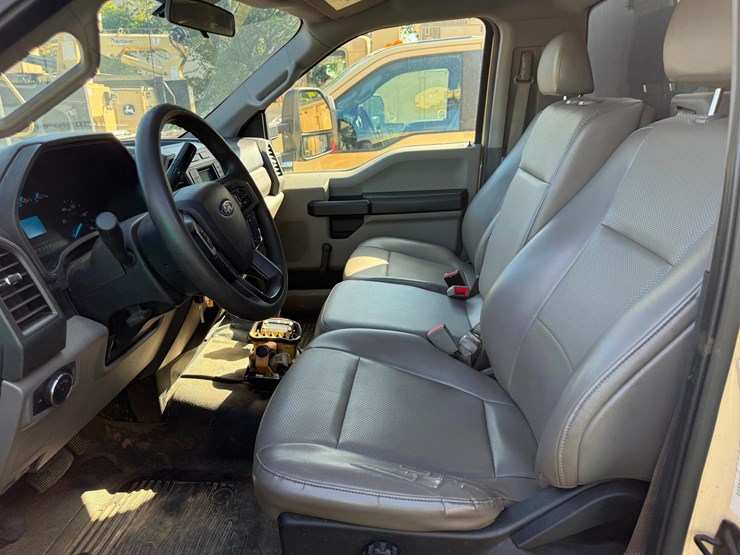 2019-ford-f550-xl-image-19