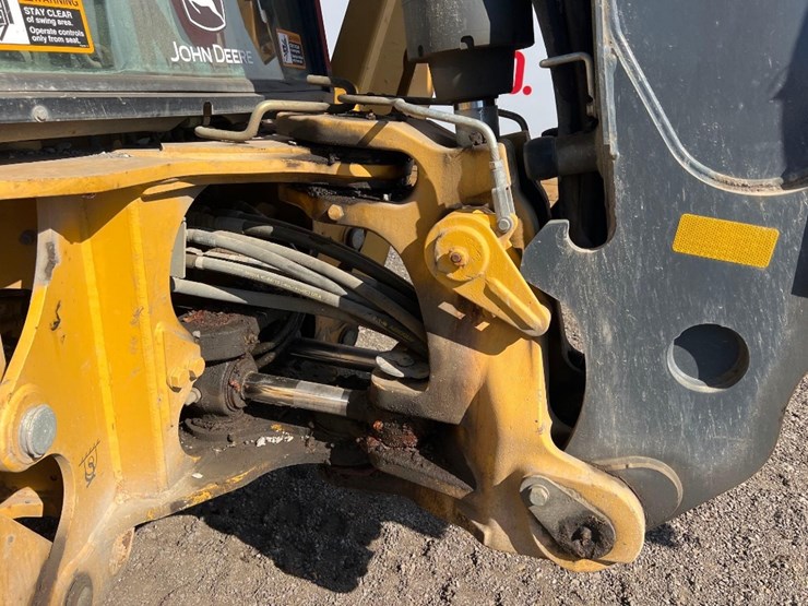 deere-410l-image-18