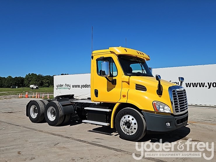 2018-freightliner-cascadia-113-image-7