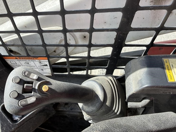2016-bobcat-t590-image-12
