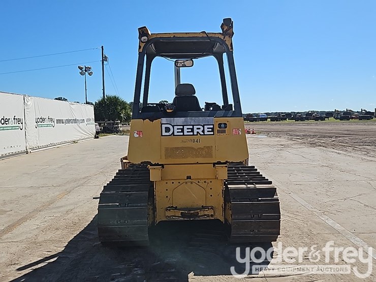 2015-deere-450j-image-23