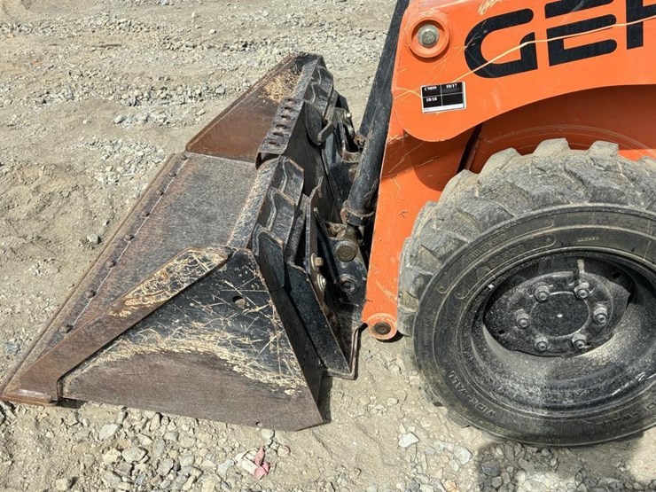 2019-gehl-r105-image-5