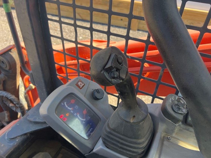 2019-kubota-svl75-2-image-25