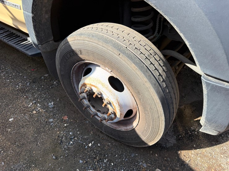 2019-ford-f550-xl-image-25