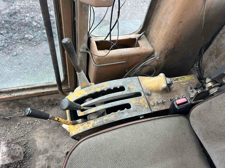 caterpillar-16g-image-17