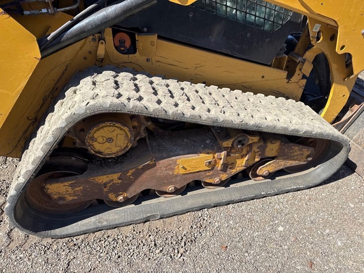 2021-caterpillar-259d3-image-14